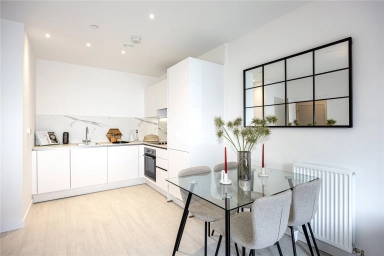 Farine Avenue, Hayes - UB3 view 3