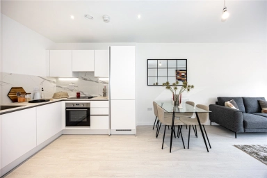 Farine Avenue, Hayes - UB3 view 4