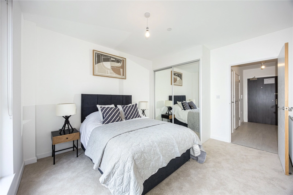 1 bedroom apartments/flats for sale in Farine Avenue, Hayes - UB3 view 8