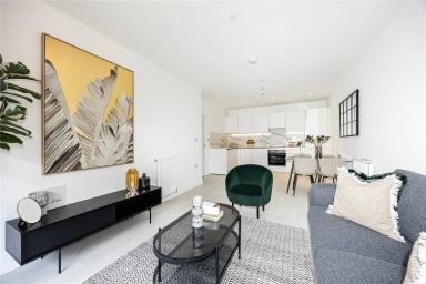 Farine Avenue, Hayes - UB3 view 1