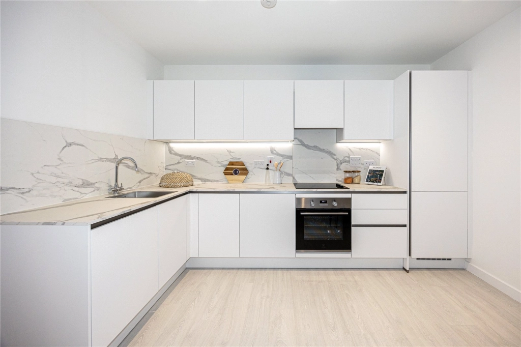 2 bedrooms apartments/flats for sale in Farine Avenue, Hayes - UB3 view 5