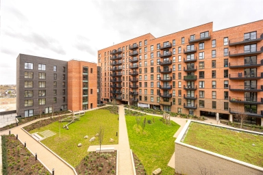 Farine Avenue, Hayes - UB3 view 6