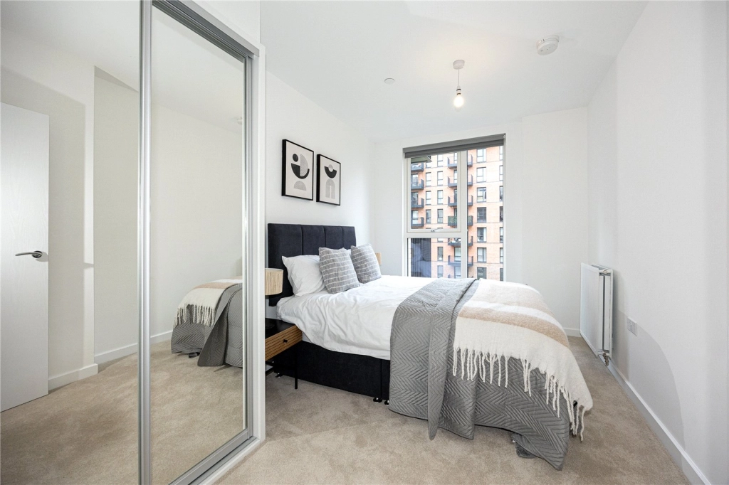 2 bedrooms apartments/flats for sale in Farine Avenue, Hayes - UB3 view 8