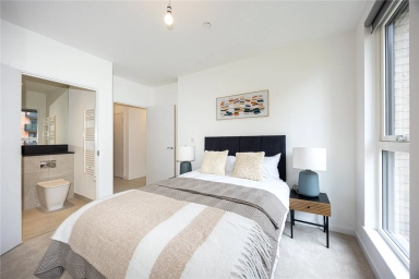 Farine Avenue, Hayes - UB3 view 9