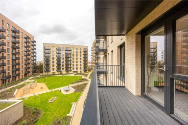 Farine Avenue, Hayes - UB3 view 7