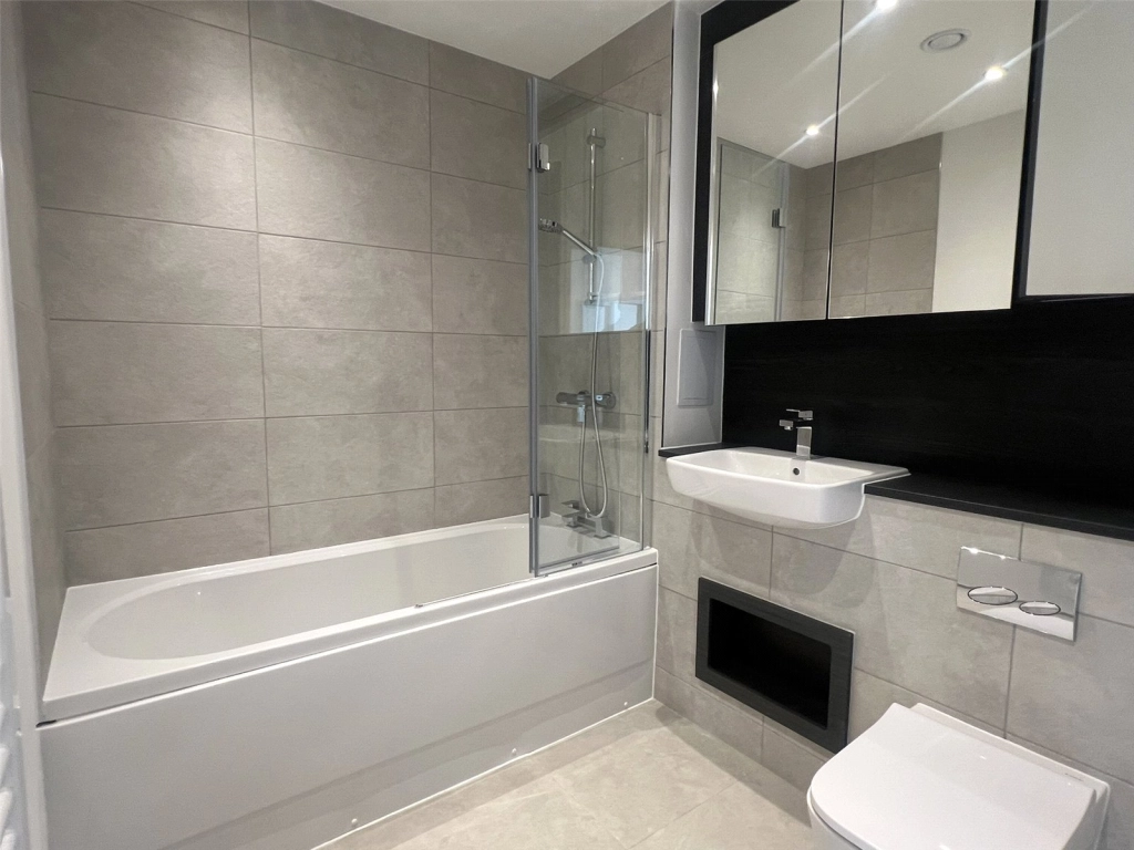 2 bedrooms apartments/flats for sale in Farine Avenue, Hayes - UB3 view 3