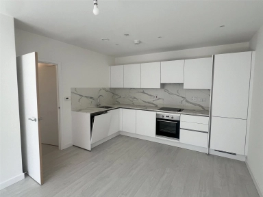 Farine Avenue, Hayes - UB3 view 1