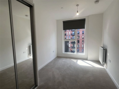 Farine Avenue, Hayes - UB3 view 5