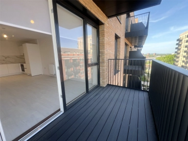 Farine Avenue, Hayes - UB3 view 12
