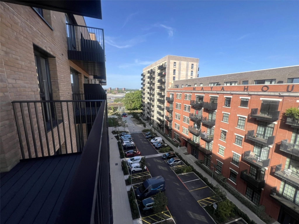 1 bedroom apartments/flats for sale in Farine Avenue, Hayes - UB3 view 13