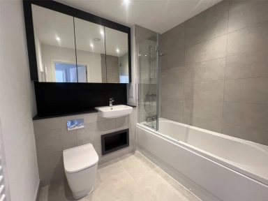 Farine Avenue, Hayes - UB3 view 15
