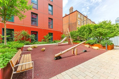 Civic Avenue, London - W6 view 11