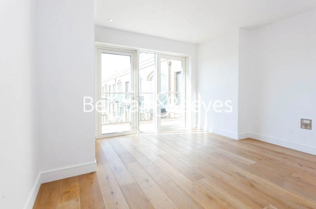 3 bedrooms apartments/flats for sale in Regatta Lane, London - W6 view 3