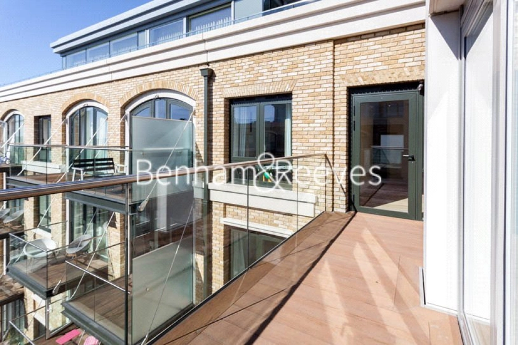 3 bedrooms apartments/flats for sale in Regatta Lane, London - W6 view 5