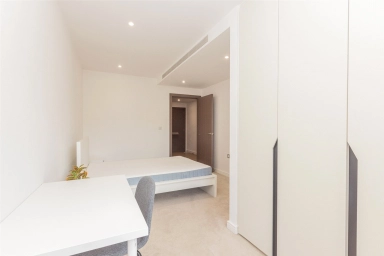 Parrs Way, London - W6 view 4
