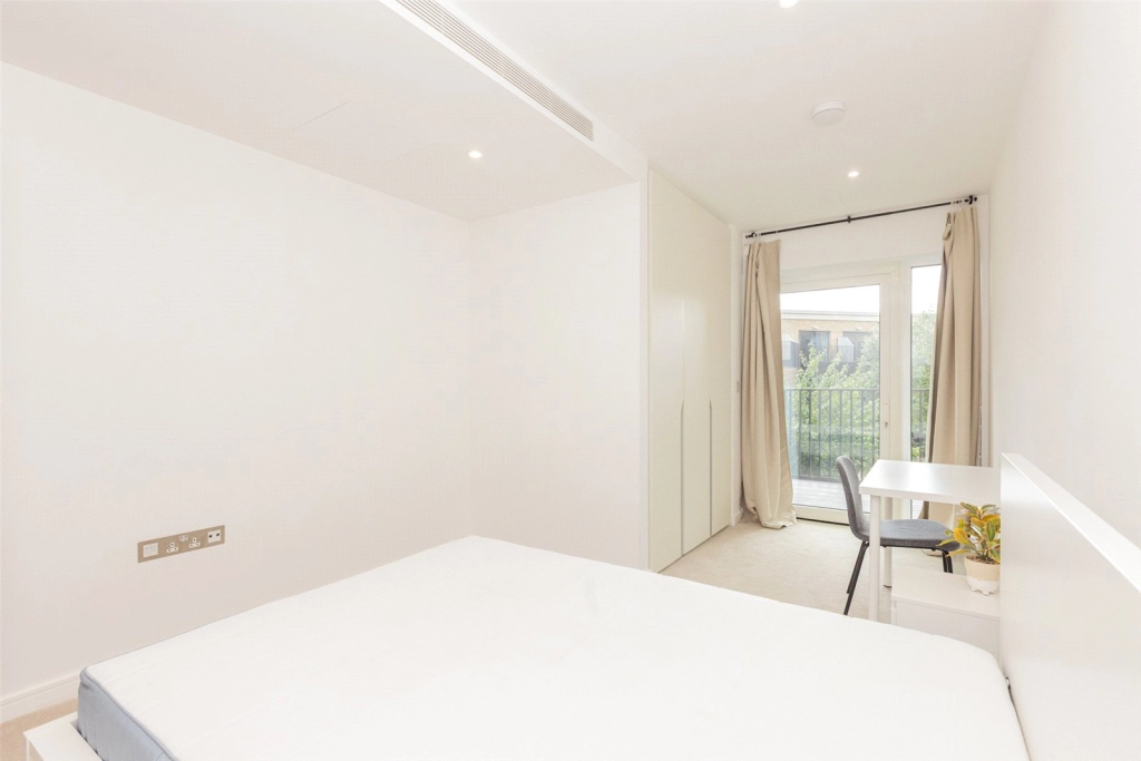 1 bedroom apartments/flats for sale in Parrs Way, London - W6 view 5