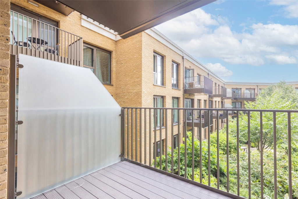1 bedroom apartments/flats for sale in Parrs Way, London - W6 view 9