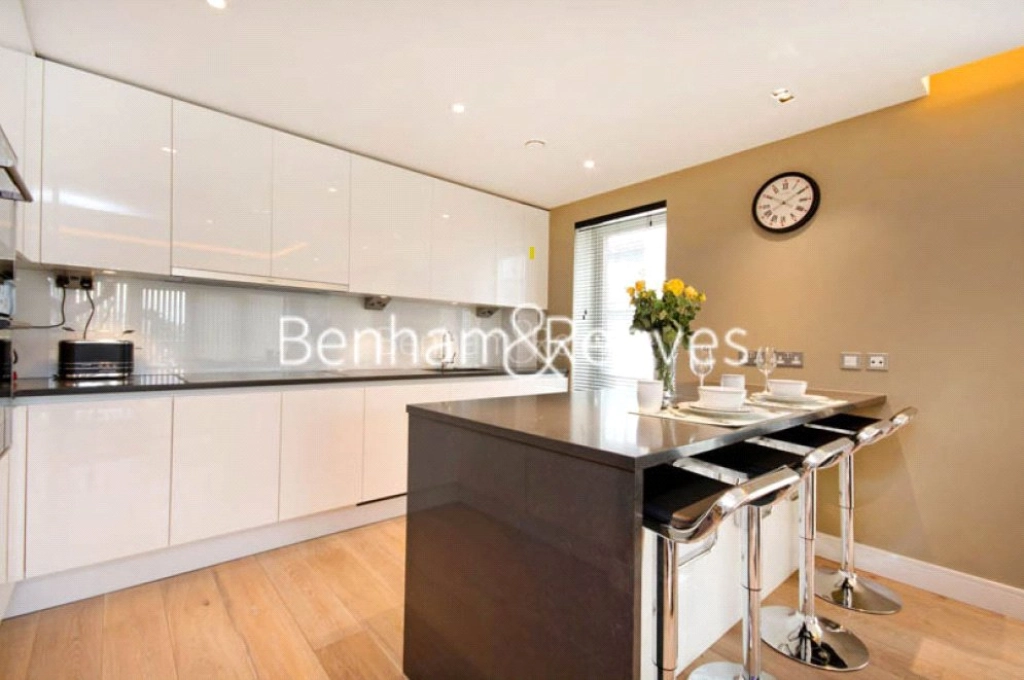 2 bedrooms apartments/flats for sale in Parr's Way, London - W6 view 2
