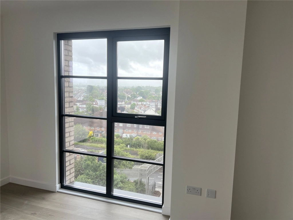 2 bedrooms apartments/flats for sale in Burlington Road, New Malden - KT3 view 4