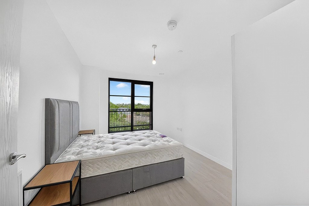 2 bedrooms apartments/flats for sale in Burlington Road, New Malden - KT3 view 7