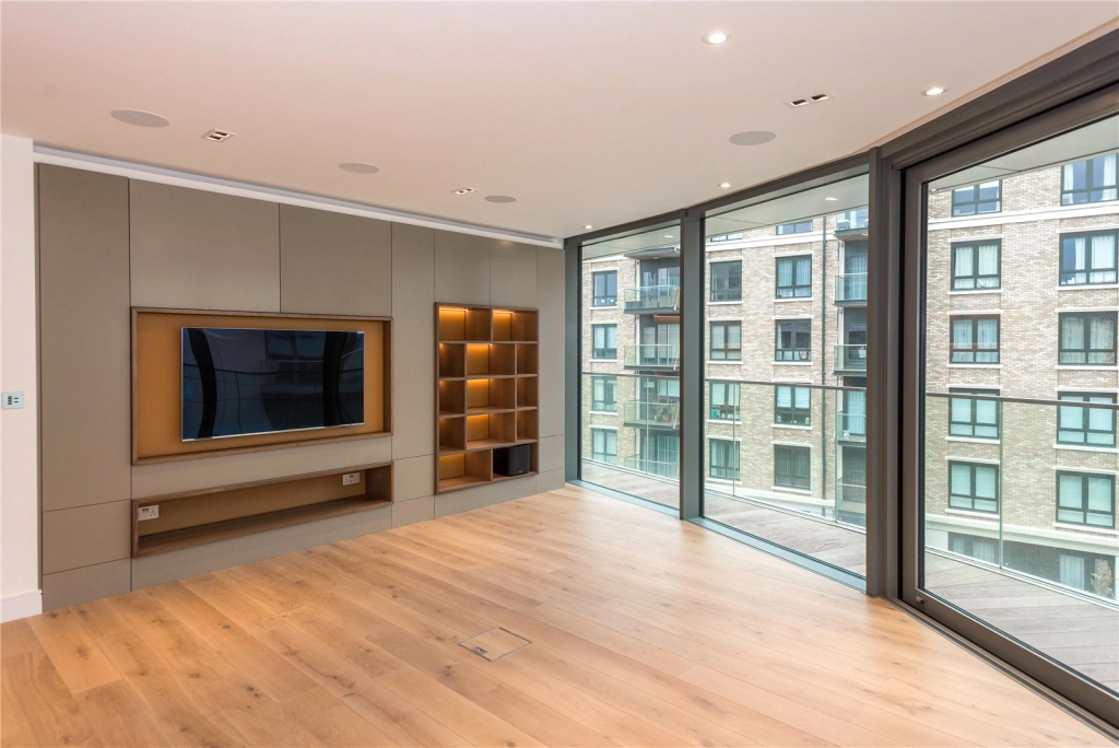 2 bedrooms apartments/flats for sale in Parr's Way, London - W6 view 4