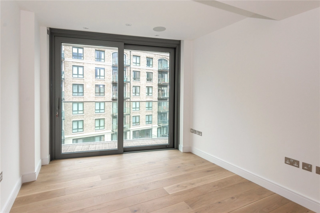 2 bedrooms apartments/flats for sale in Parr's Way, London - W6 view 5
