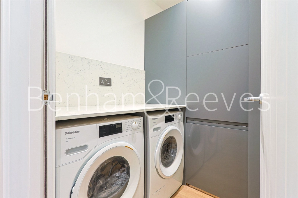 3 bedrooms apartments/flats for sale in Disraeli Road, London - SW15 view 19