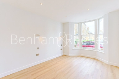 Disraeli Road, London - SW15 view 14