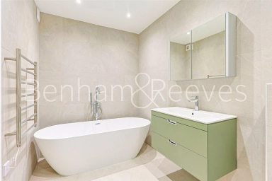 Disraeli Road, London - SW15 view 16