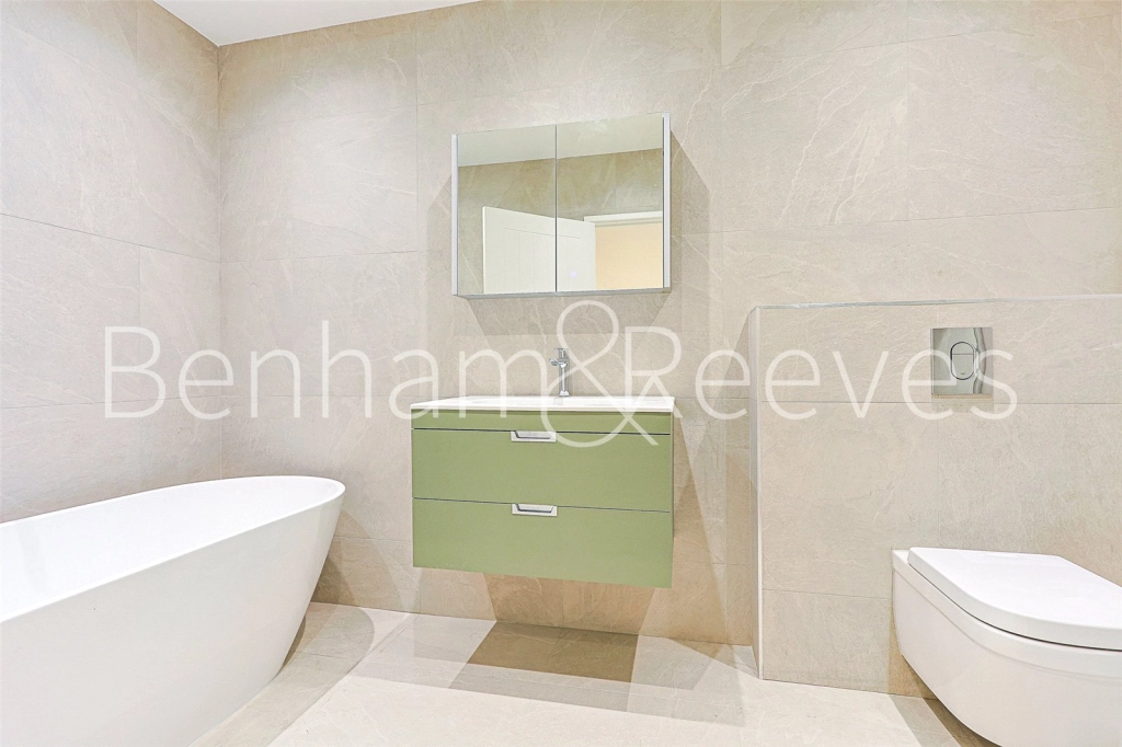 3 bedrooms apartments/flats for sale in Disraeli Road, London - SW15 view 17