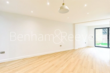 Disraeli Road, London - SW15 view 18