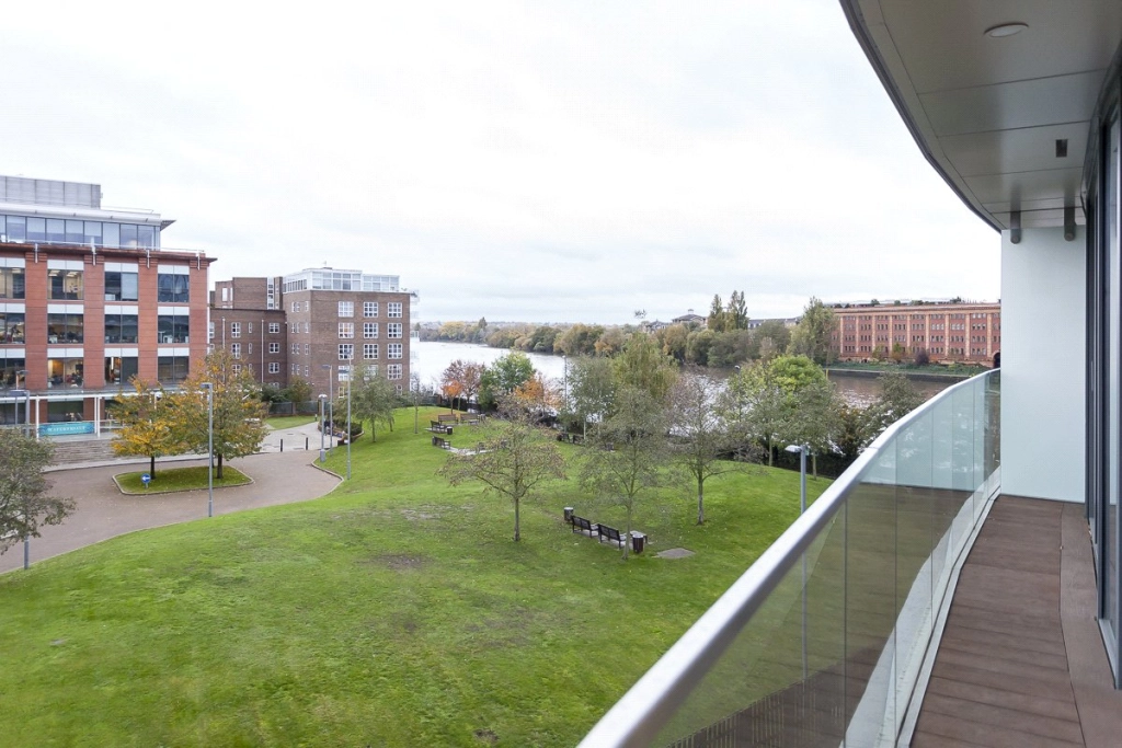 2 bedrooms apartments/flats for sale in Parr's Way, London - W6 view 7