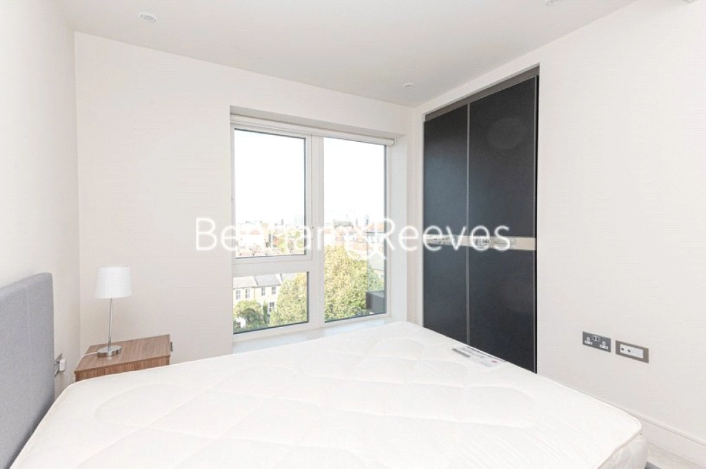 2 bedrooms apartments/flats for sale in Parr's Way, London - W6 view 2