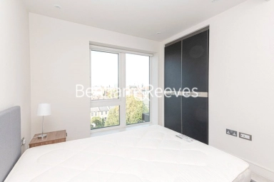 Parr's Way, London - W6 view 2