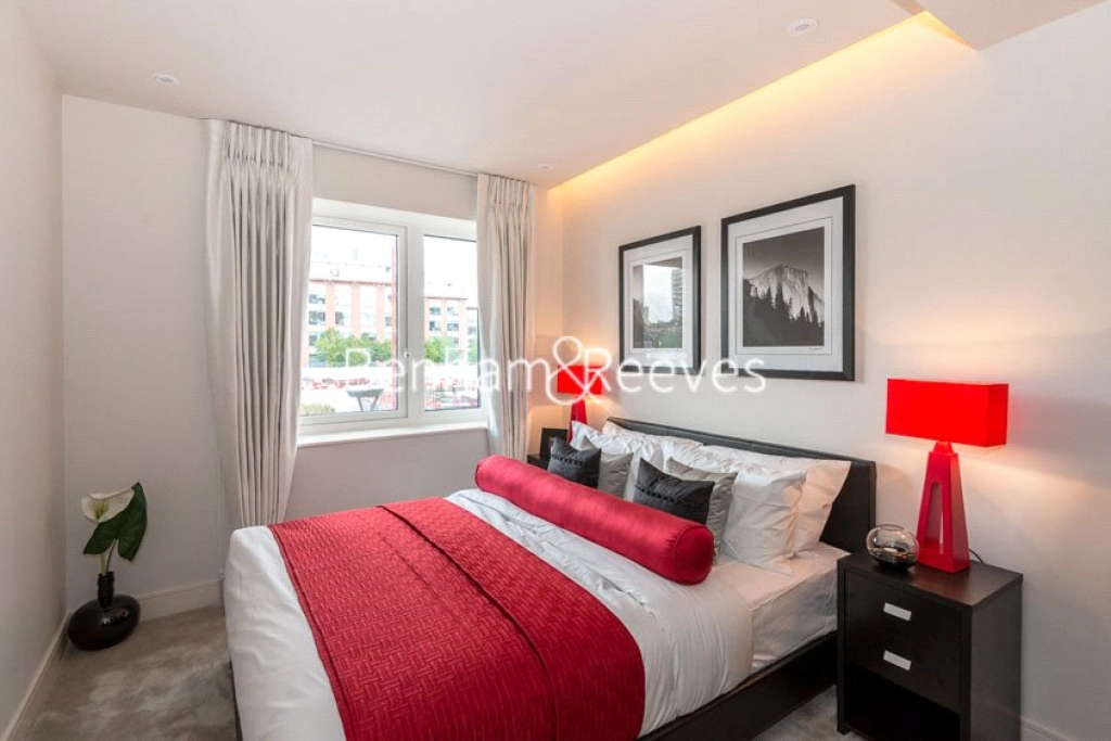 1 bedroom apartments/flats for sale in Parr's Way, London - W6 view 3