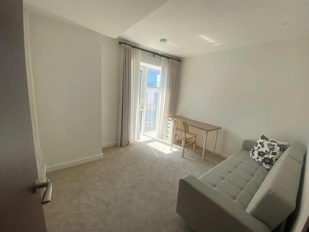 3 bedrooms apartments/flats for sale in Parrs Way, London - W6 view 7