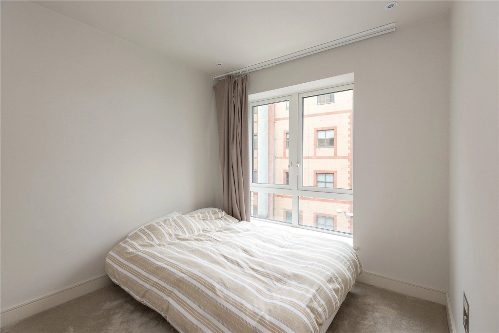 2 bedrooms apartments/flats for sale in Chancellors Road, London - W6 view 3