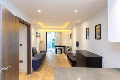 Parr's Way, London - W6 view 1