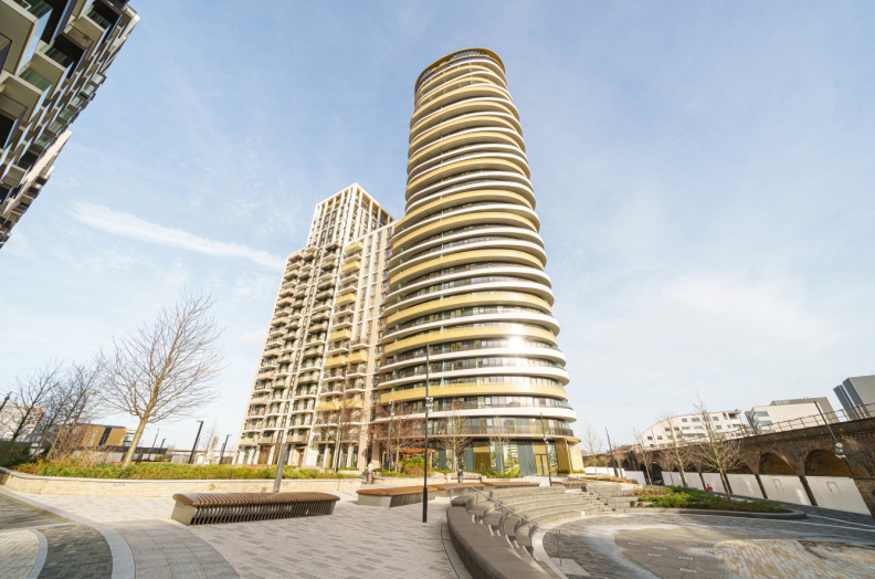 2 bedrooms apartments/flats to sale in Cascade Way, White City-image 1