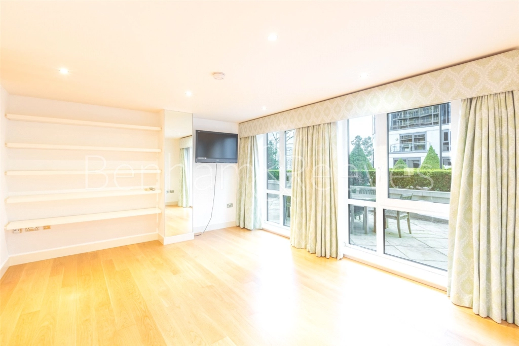 3 bedrooms apartments/flats for sale in Lensbury Avenue, London - SW6 view 2