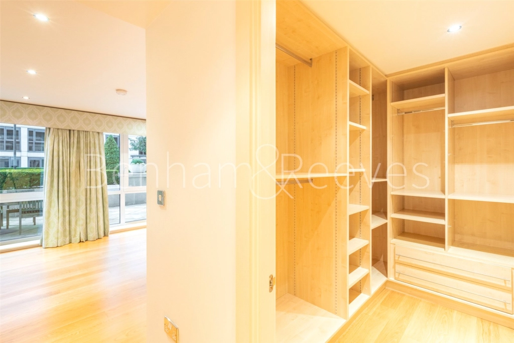 3 bedrooms apartments/flats for sale in Lensbury Avenue, London - SW6 view 5