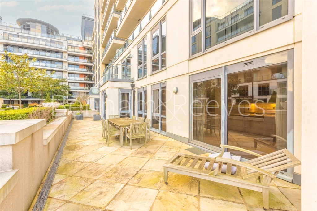 3 bedrooms apartments/flats for sale in Lensbury Avenue, London - SW6 view 9