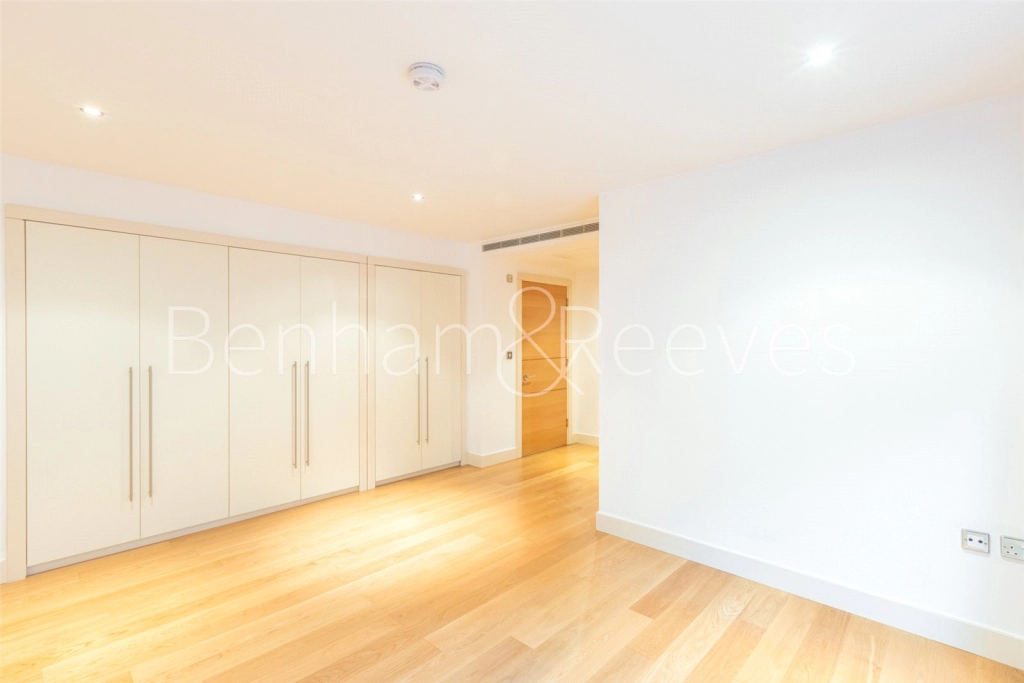 3 bedrooms apartments/flats for sale in Lensbury Avenue, London - SW6 view 18