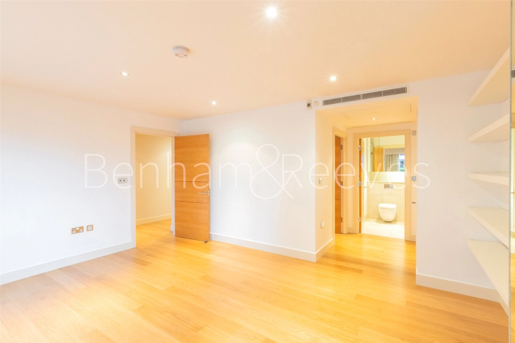 3 bedrooms apartments/flats for sale in Lensbury Avenue, London - SW6 view 22