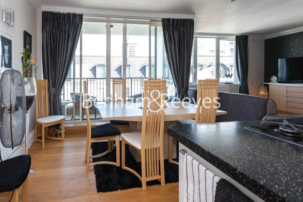 2 bedrooms apartments/flats for sale in The Quadrangle, Chelsea Harbour, London - SW10 view 3
