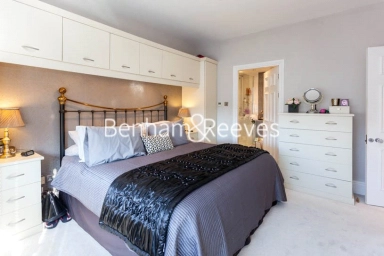 The Quadrangle, Chelsea Harbour, London - SW10 view 4