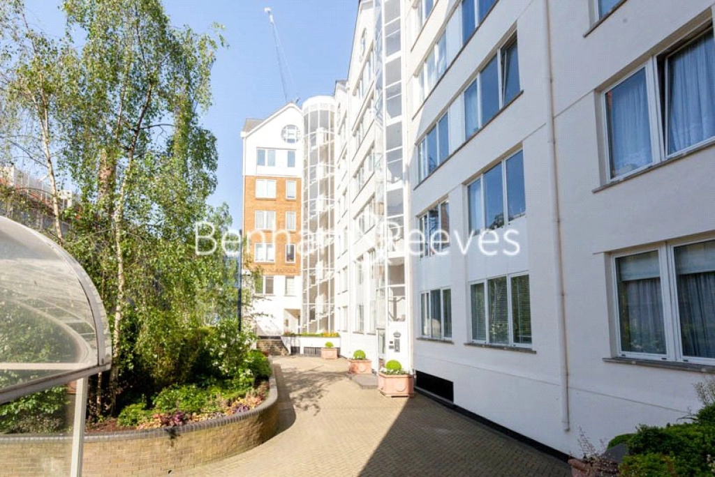 2 bedrooms apartments/flats for sale in The Quadrangle, Chelsea Harbour, London - SW10 view 7