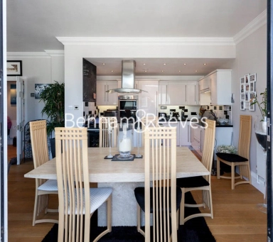 The Quadrangle, Chelsea Harbour, London - SW10 view 10