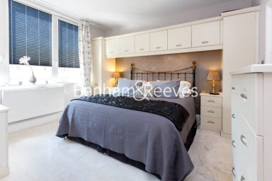 The Quadrangle, Chelsea Harbour, London - SW10 view 11