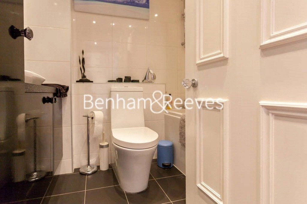 2 bedrooms apartments/flats for sale in The Quadrangle, Chelsea Harbour, London - SW10 view 12